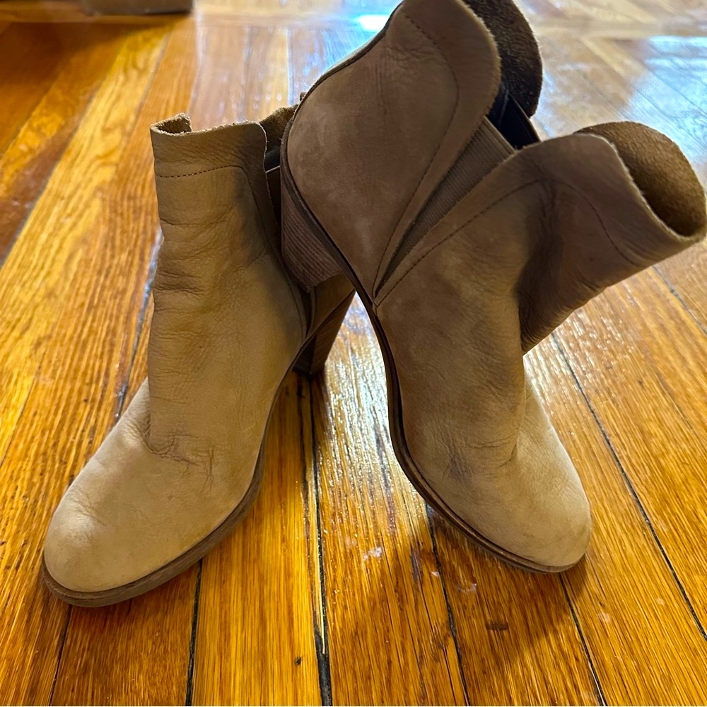 Lucky Brand Tan Ankle Boots 7.5